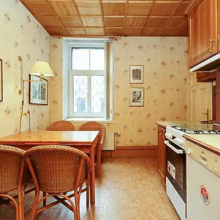 Sunny Grand Apartment By Old Town Apartment *