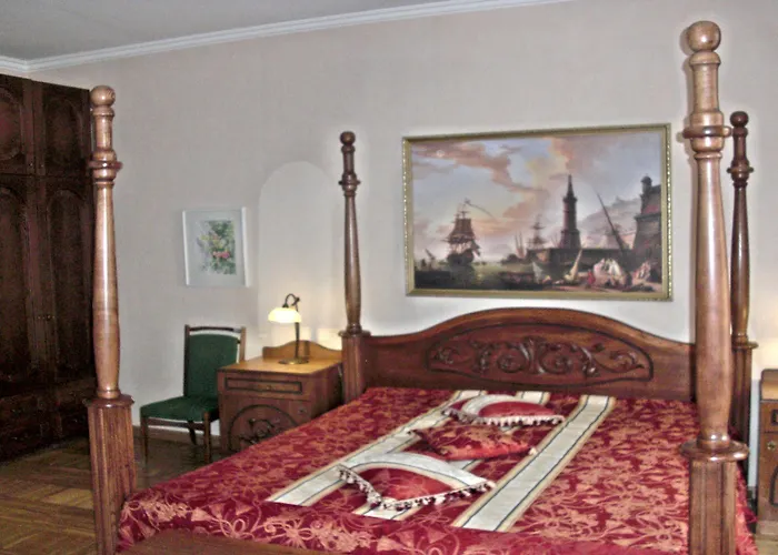 Dzīvoklis Sunny Grand Apartment By Old Town