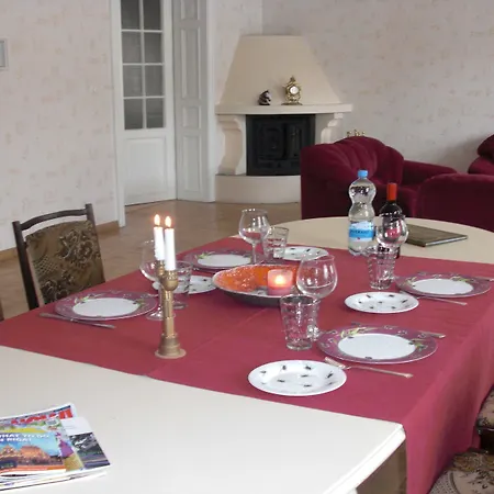 Sunny Grand By Old Town 아파트 *